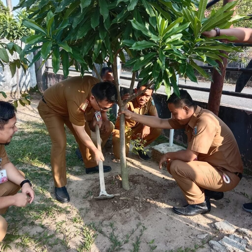 Dinas Perumahan, Kawasan Permukiman dan Pertanahan Kabupaten Way KananBersama Kepala Dinas, Sekr (1)