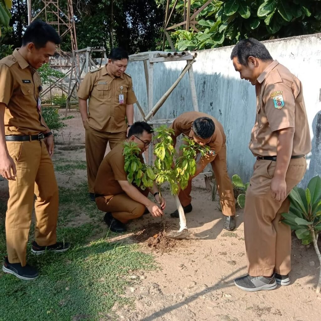 Dinas Perumahan, Kawasan Permukiman dan Pertanahan Kabupaten Way KananBersama Kepala Dinas, Sekr (3)